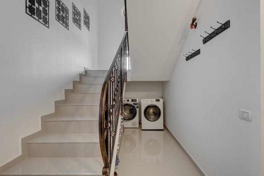 Apartament cu 3 camere decomandat, mobilat în Dobroești