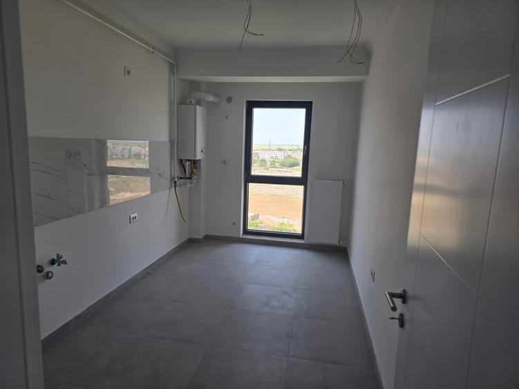 Apartament cu 3 camere decomandat în Energia