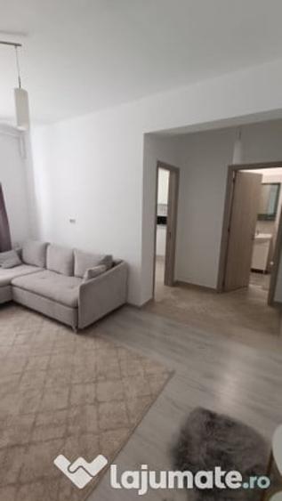 Garsonieră decomandată în Roșu
