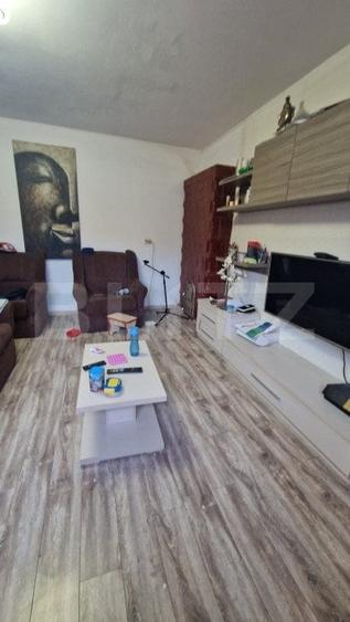 Casă individuală cu 5 camere cu Canalizare în Satulung