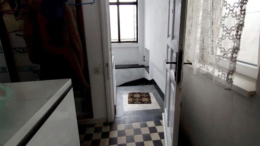 Apartament cu 5 camere decomandat în Unirii