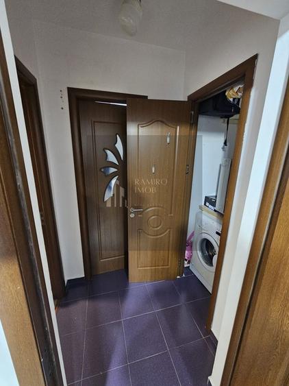 Apartament cu 2 camere semidecomandat, mobilat în Alexandru Obregia