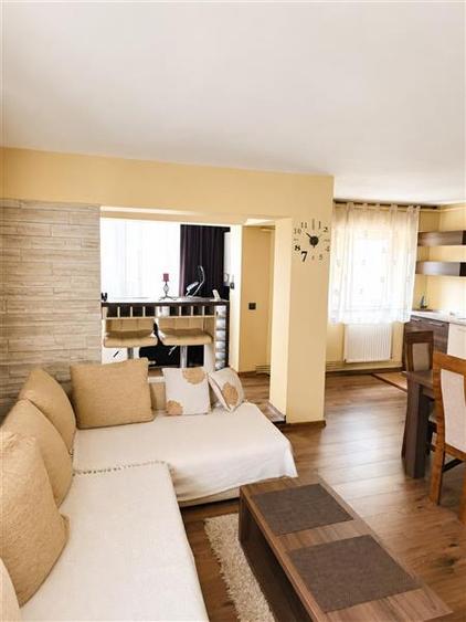 Apartament cu 3 camere decomandat, mobilat în Traian