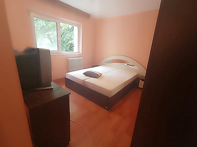 Apartament cu 2 camere decomandat în Nicolina