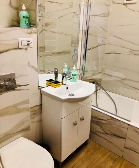 Apartament cu 4 camere decomandat în Punctele Cardinale