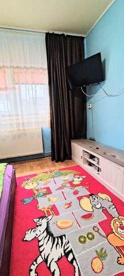Apartament cu 3 camere decomandat în Ludoș