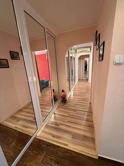 Apartament cu 3 camere decomandat în Siderurgiștilor