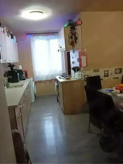 Apartament cu 3 camere decomandat în Bratca