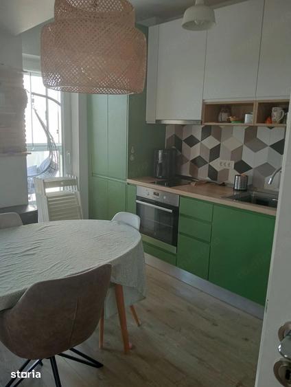 Apartament cu 3 camere decomandat în Străulești