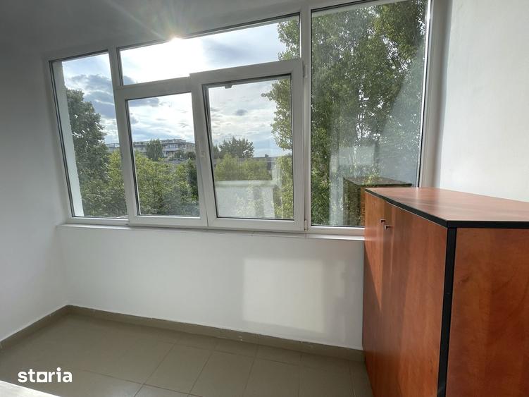 Apartament cu 3 camere decomandat în Berceni