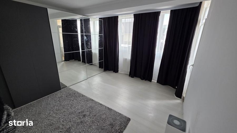 Casă cu 5 camere cu Teren 250 Mp în Central
