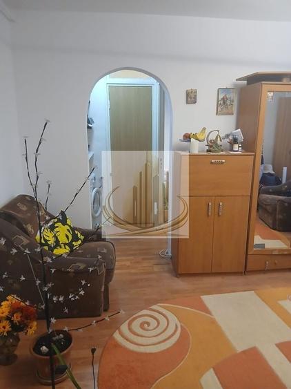 Apartament cu 2 camere semidecomandat, mobilat în P-ța Reșița