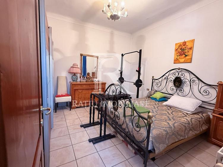 Casă individuală cu 4 camere cu Canalizare în Decebal