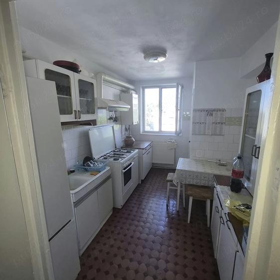 Apartament cu 3 camere decomandat în Bălcescu