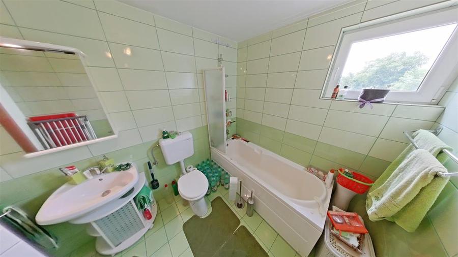 Casă individuală cu 4 camere cu Canalizare în Grădiște