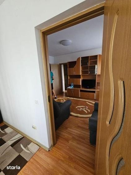 Apartament cu 2 camere semidecomandat în Industriilor