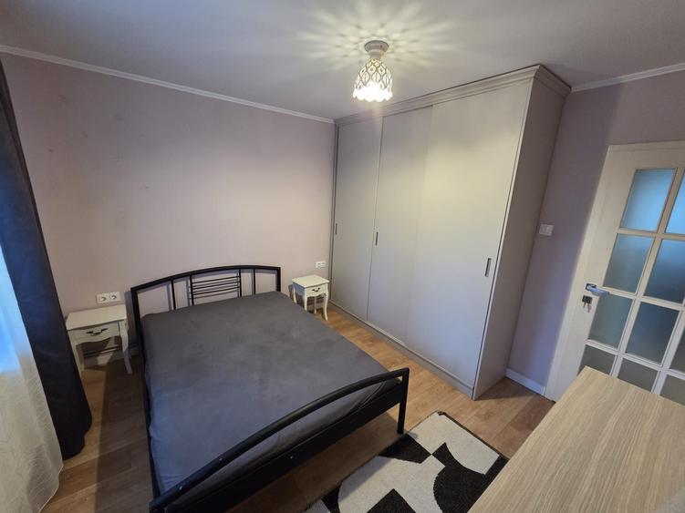 Apartament cu 2 camere decomandat în Republicii