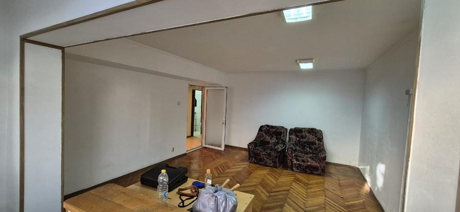 Apartament cu 2 camere decomandat în Buzaului