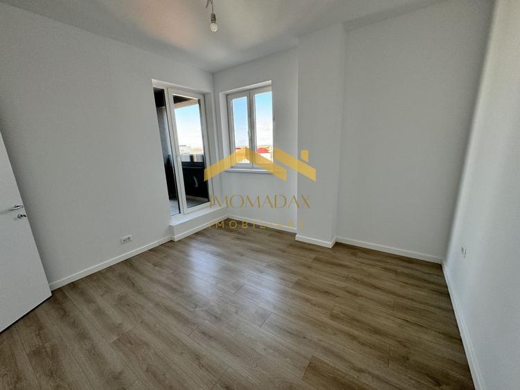 Penthouse cu 3 camere decomandat în Aradului