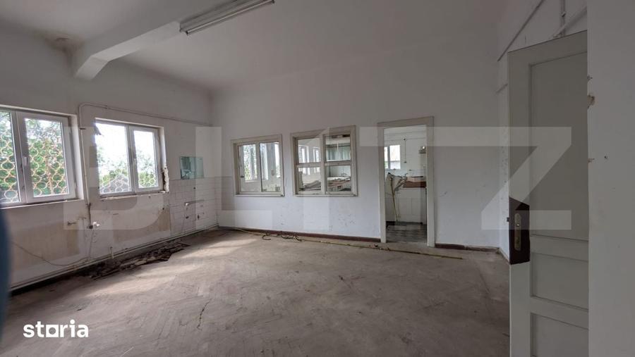 Casă cu 5 camere cu Teren 1216 Mp în Central