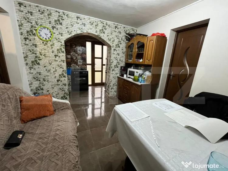 Casă cu 3 camere cu Teren 2638 Mp în Central