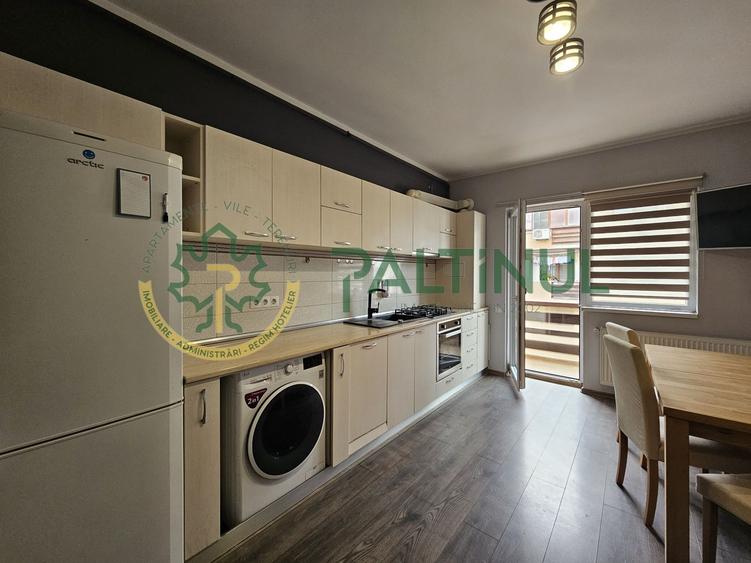 Apartament cu 3 camere decomandat în Piața Cluj