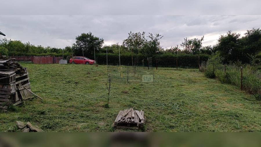 Teren intravilan de 1244 mp, în Sud-Est
