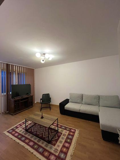 Apartament cu 2 camere decomandat în Exterior Vest