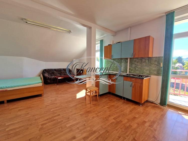 Apartament cu 3 camere semidecomandat, mobilat în Gheorgheni