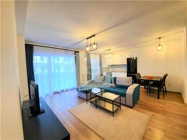 Apartament cu 3 camere decomandat, mobilat în Central