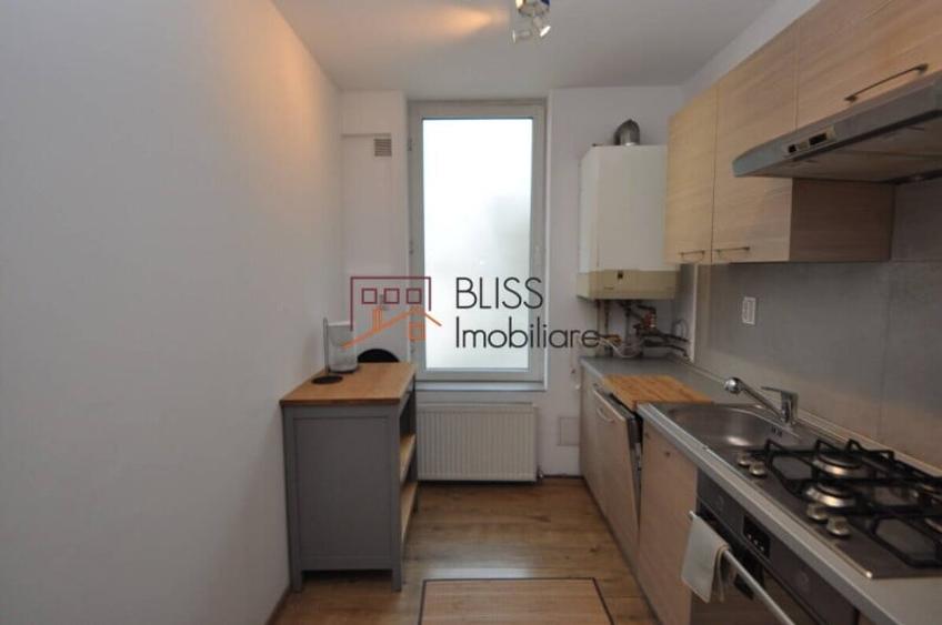 Apartament cu 5 camere decomandat în P-ța Dorobanți