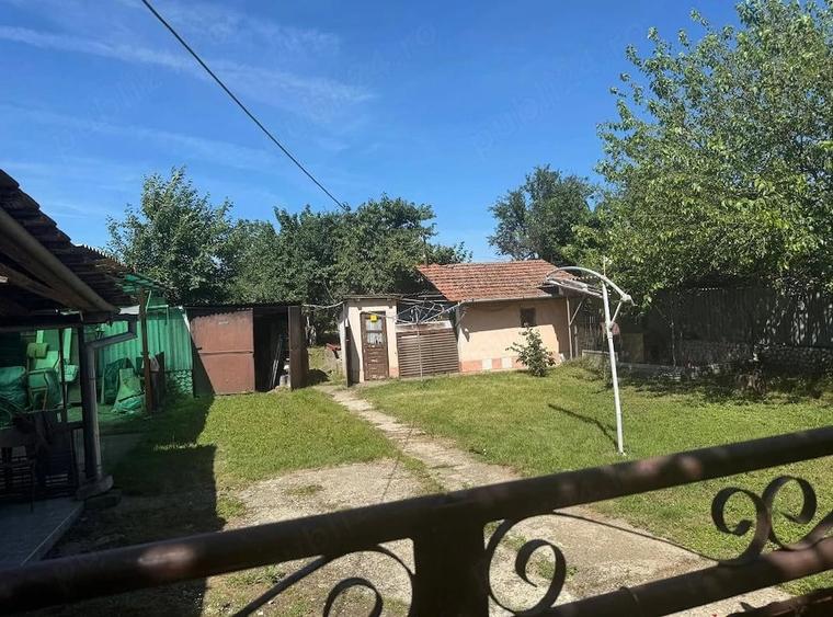 Casă cu 7 camere cu Teren 2156 Mp în Aradul Nou