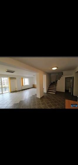 Spațiu comercial, de 220 mp, în Vitan