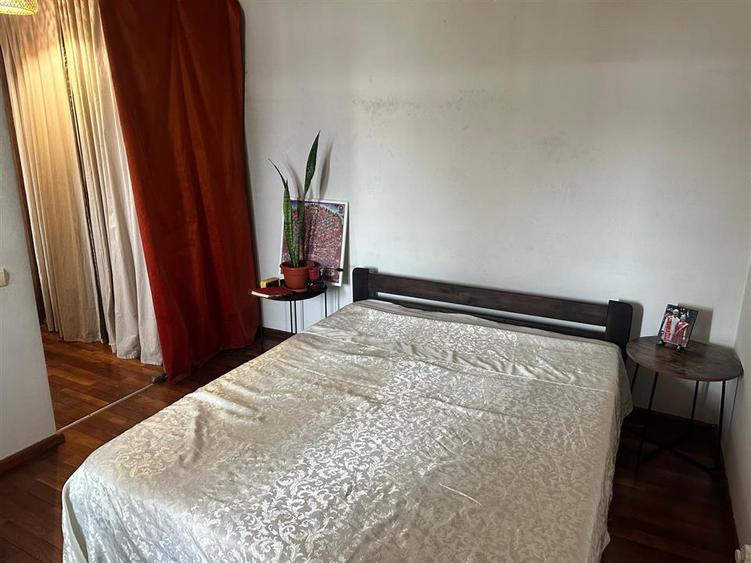 Apartament cu 3 camere semidecomandat, mobilat în Dristor