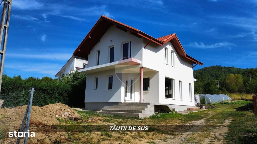 Casă cu 5 camere cu Teren 700 Mp în Central