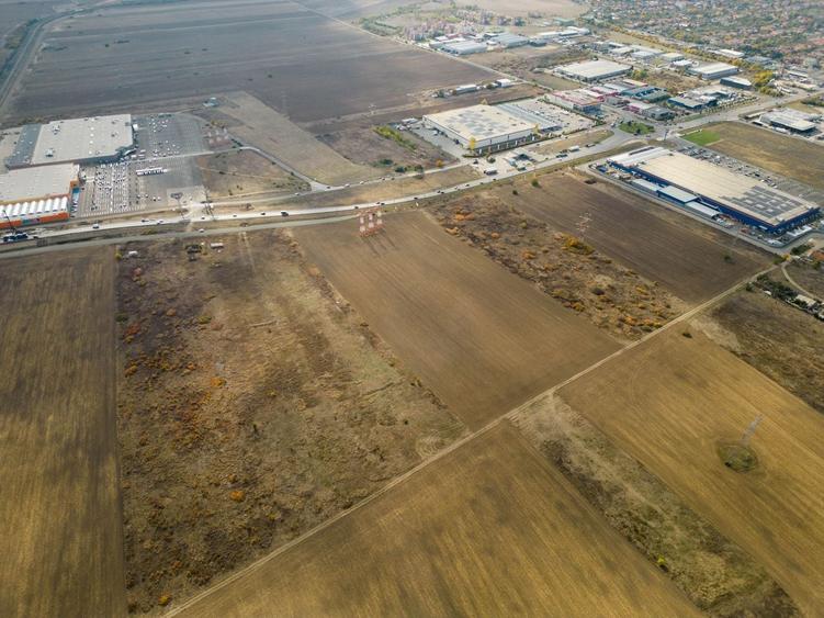 Teren agricol extravilan de 55340 mp, în Micălaca
