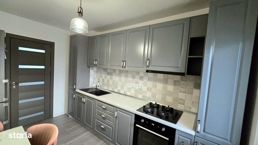 Apartament cu 3 camere decomandat în Găvana