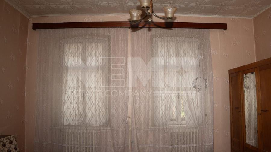 Casă individuală cu 2 camere cu Canalizare în Central