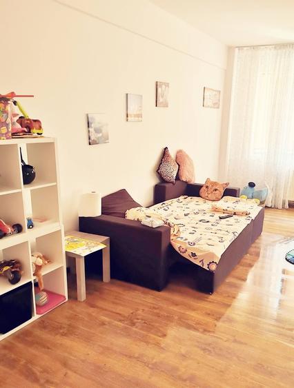 Apartament cu 2 camere decomandat în Exterior Vest