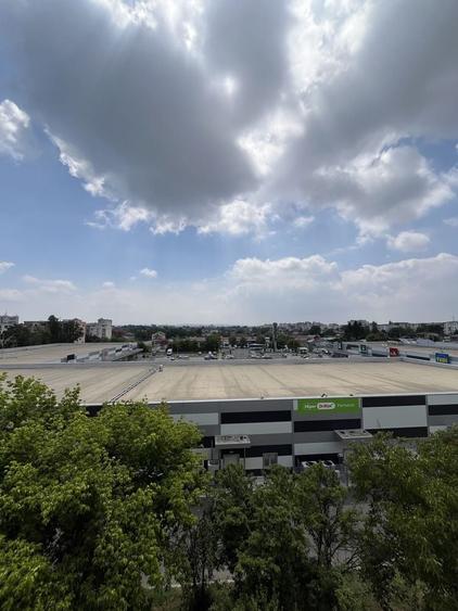 Apartament cu 2 camere semidecomandat în Sud