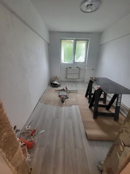 Apartament cu 3 camere decomandat în Prelungirea Ghencea