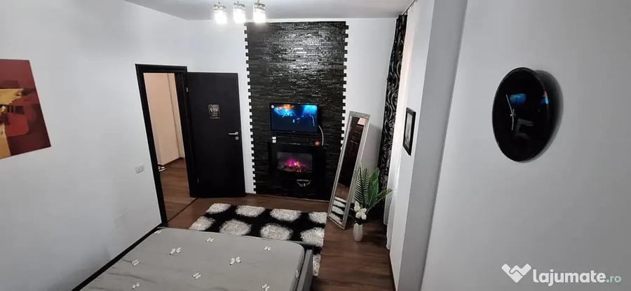 Apartament cu 2 camere semidecomandat în Roșu