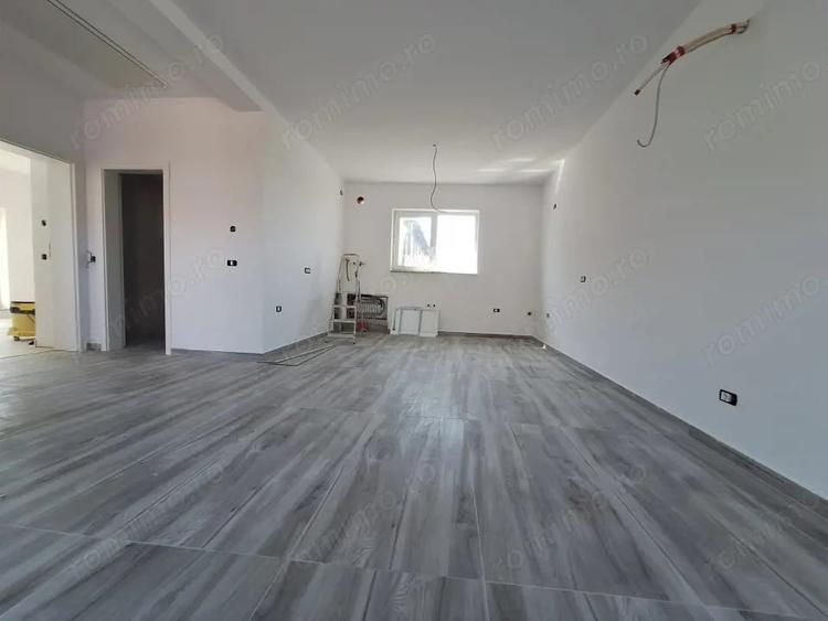 Casă cu 3 camere cu Teren 287 Mp în Sânandrei