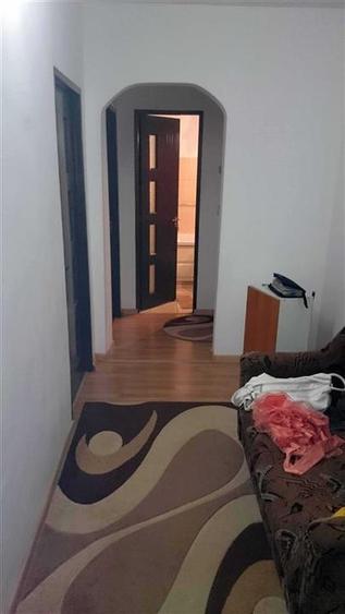 Apartament cu 3 camere decomandat, mobilat în Mircea cel Bătrân
