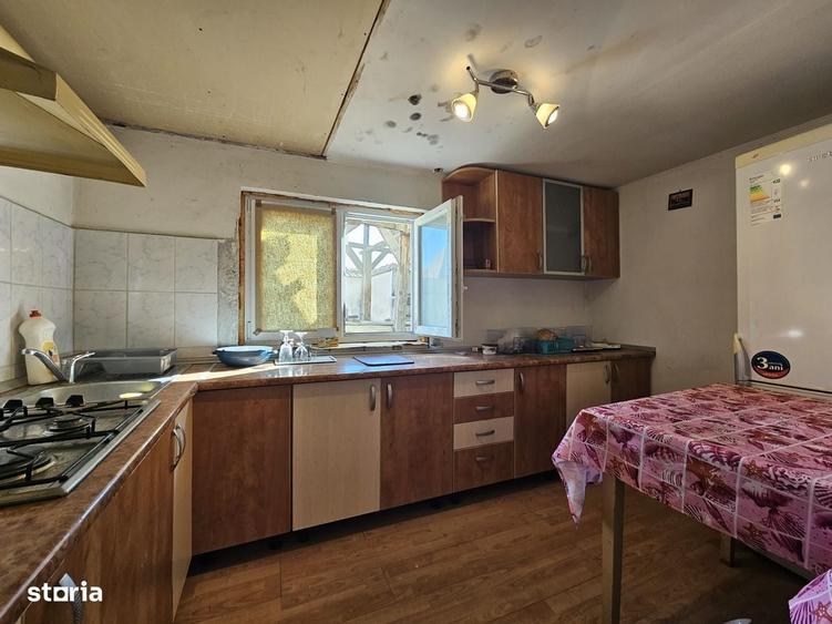 Casă cu 4 camere în Bobâlna