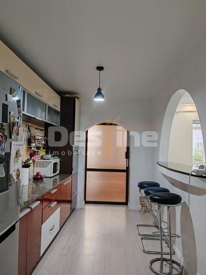 Apartament cu 3 camere decomandat în Gară
