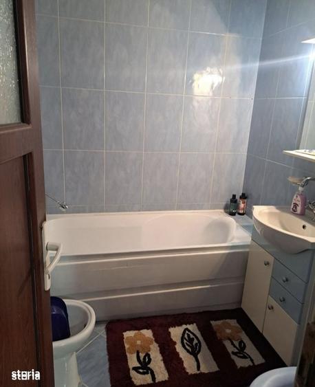 Apartament cu 4 camere în Rahova