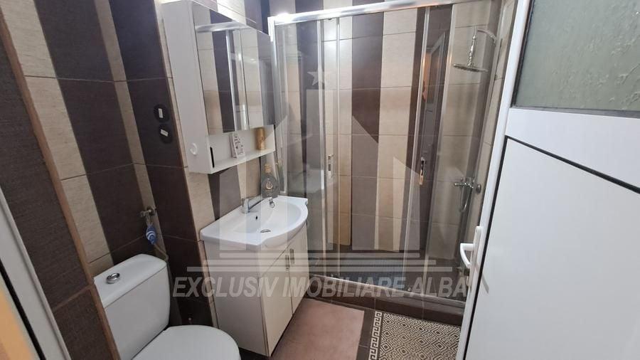 Apartament cu 2 camere decomandat, mobilat în Industrială
