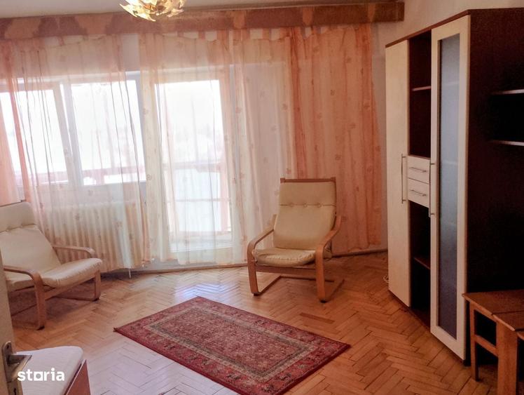 Garsonieră decomandată în Lunei — fotografia 1