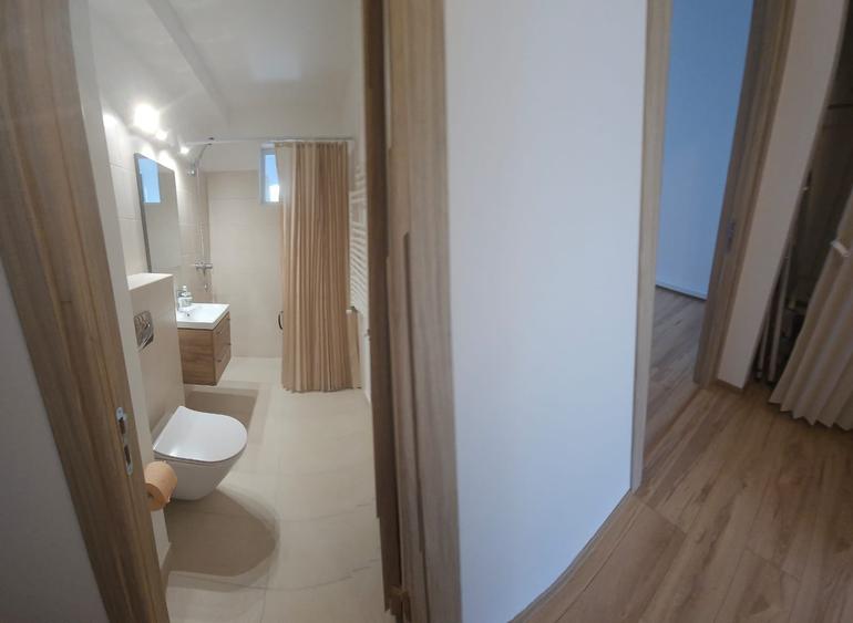 Apartament cu 3 camere semidecomandat, mobilat în Lujerului